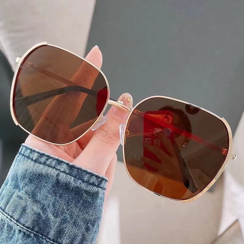 Kính Mát Gọng Vuông Tròng To Thời Trang Cho Nữ 2022