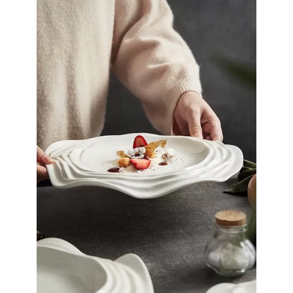 Đĩa sứ trắng viền vân sọc nhiều lớp đựng mỳ Ý,đồ tráng miệng kiểu Âu