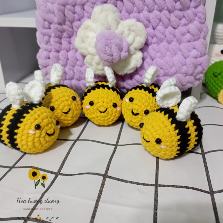 Móc khóa chị ong nâu nâu len dễ thương , handmade