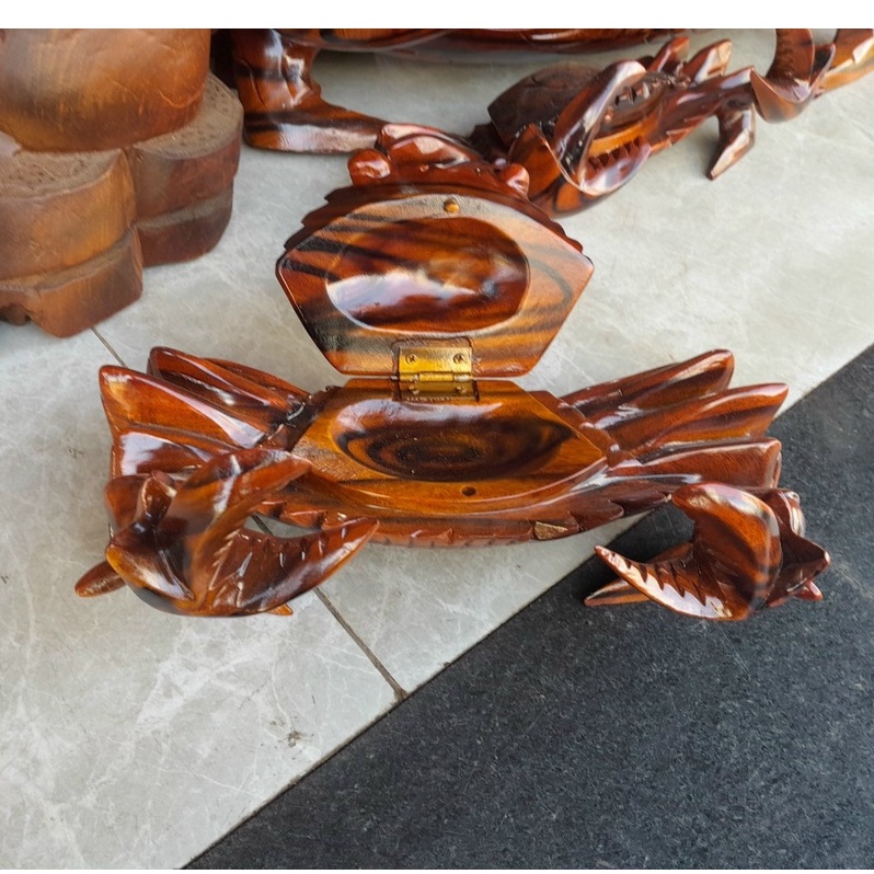 Tượng Con cua bằng gỗ xà cừ siêu đẹp 30cm , 70cm