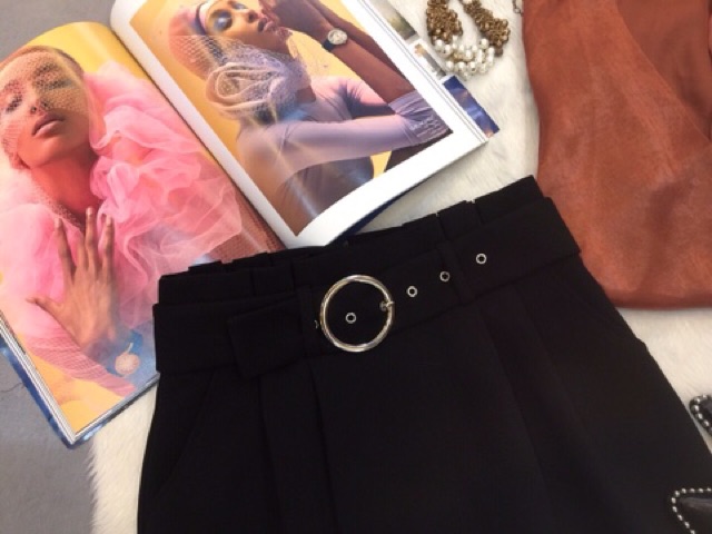 [ĐẸP ĐỘC LẠ] Chân váy kèm belt sành điệu | BigBuy360 - bigbuy360.vn