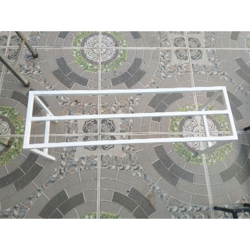 Kệ kê chậu cây đồ dùng Dài 70cm.Rộng 20cm. Cao 30cm. Giằng chân.1 nan phụ. hộp thép 1,4x1,4cm