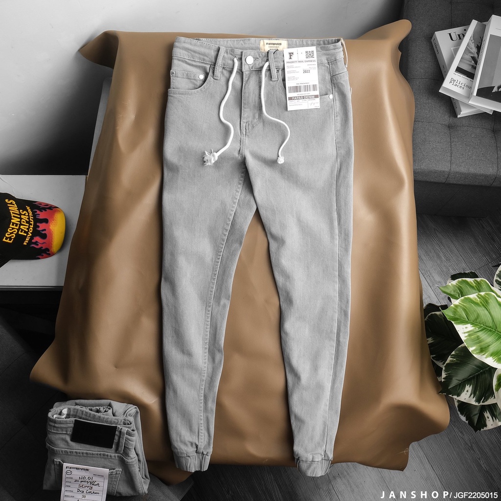 Jogger Kiểu Dáng Thể Thao Khoẻ Khoắn Với Quai Túi Tạo Ấn Tượng, Lai Bo Chun Form Skinny Tôn Dáng, Chất Liệu Jean Co Giãn