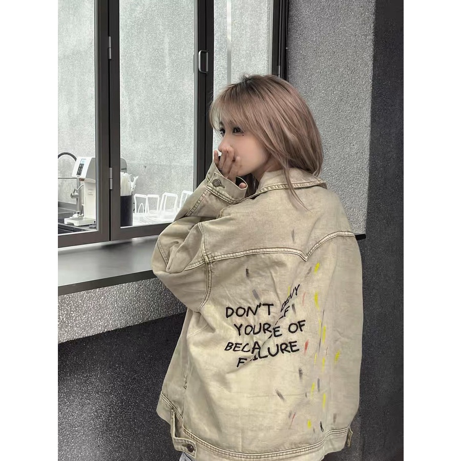 Áo khoác denim nữ form rộng chữ thêu New Arrival