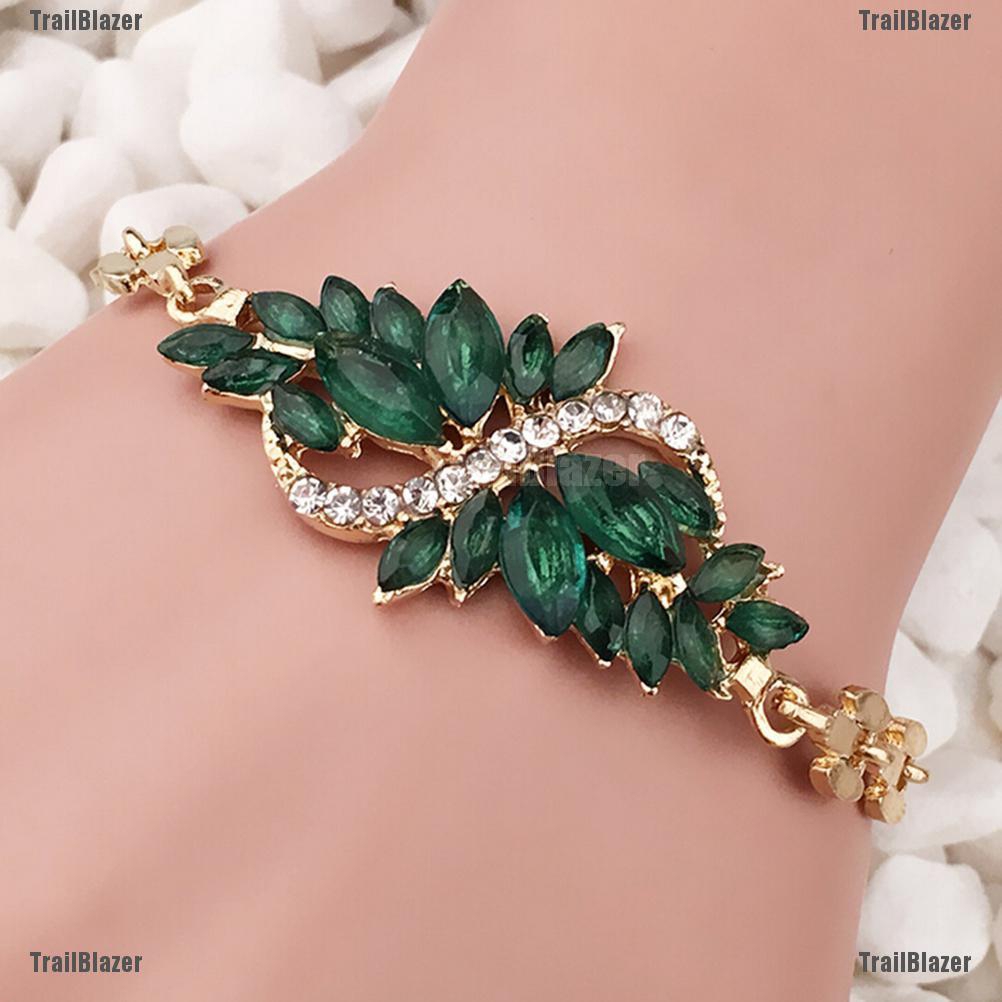 Vòng tay mạ vàng 18K mặt hình lá nạm đá