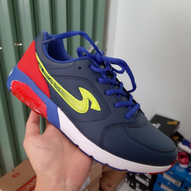 Combo giày của khách