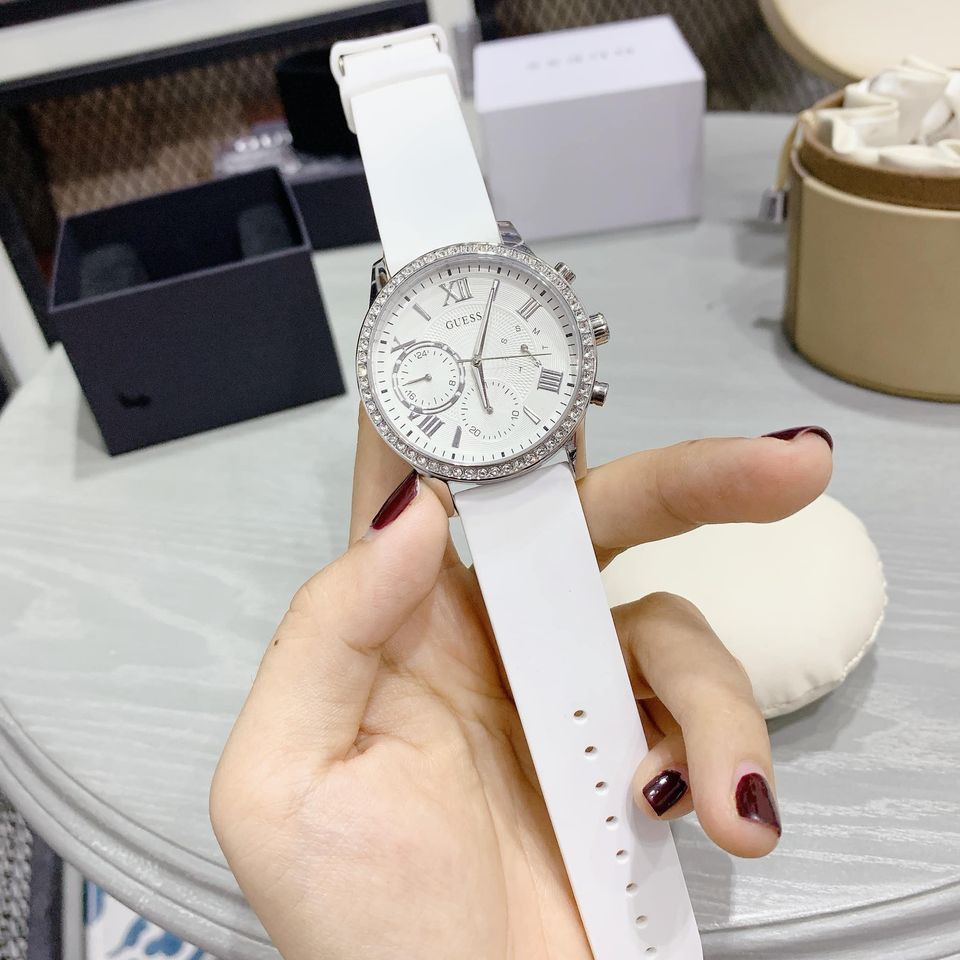 Đồng hồ nữ Guess W1135L7 dây cao su trắng