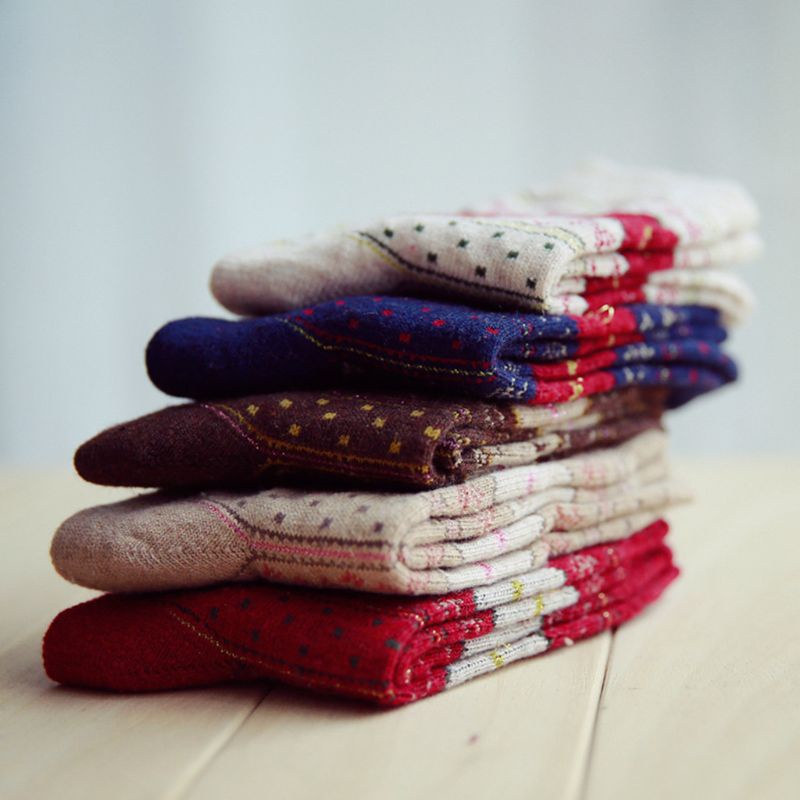 5 Đôi Tất Chân Len Hoạt Hình Giữ Ấm Cho Nữ