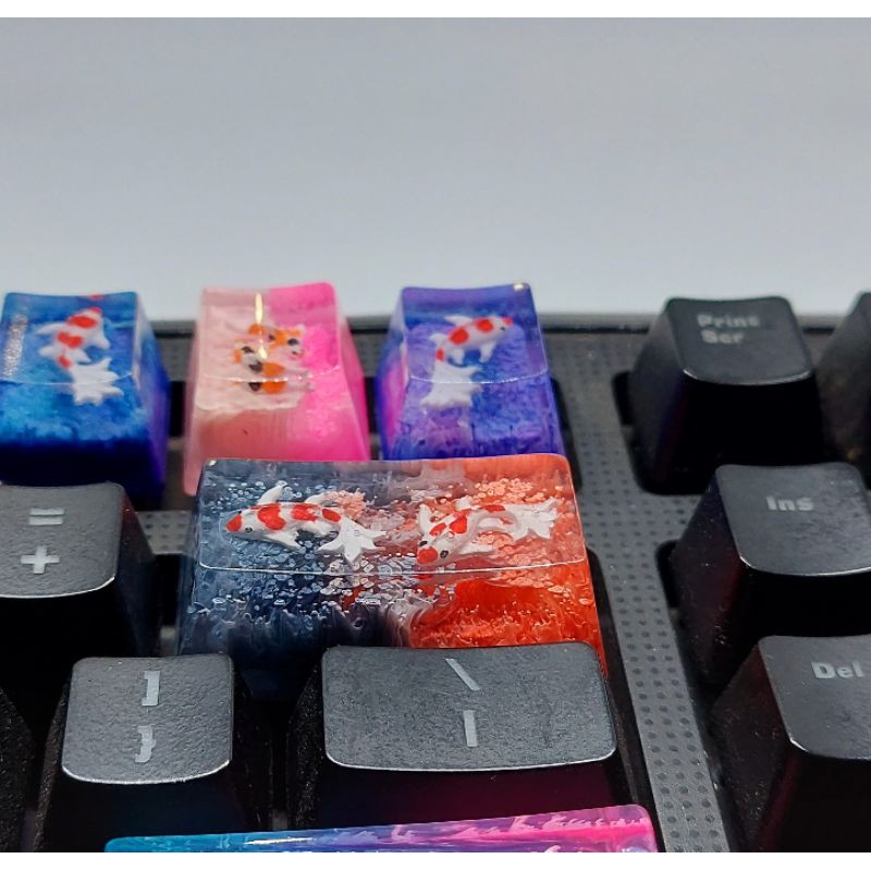 Keycap artisan cá koi 2U trang trí bàn phím cơ (tone đỏ đen)