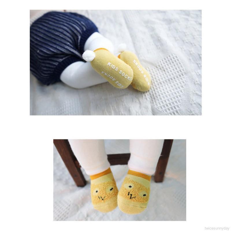 Tất em bé chống trượt in hình hoạt hình dễ thương