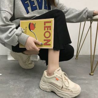 Giày thể thao nữ hot trend
