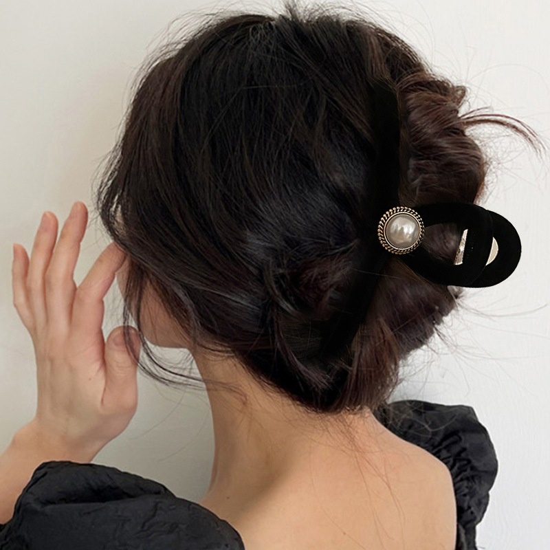 Kẹp Tóc Nhung Đen Đính Ngọc Trai Thời Trang Thu Đông Cho Nữ