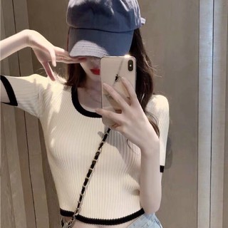 Áo kiểu croptop body thun gân viền phối Trắng-đen