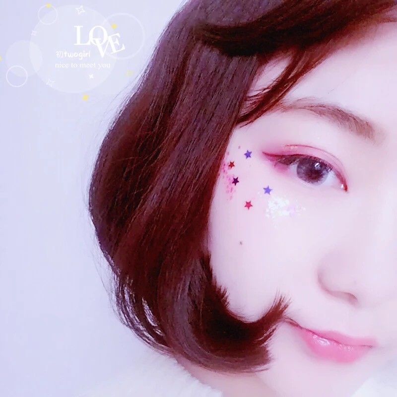 Kim tuyến makeup, làm nail