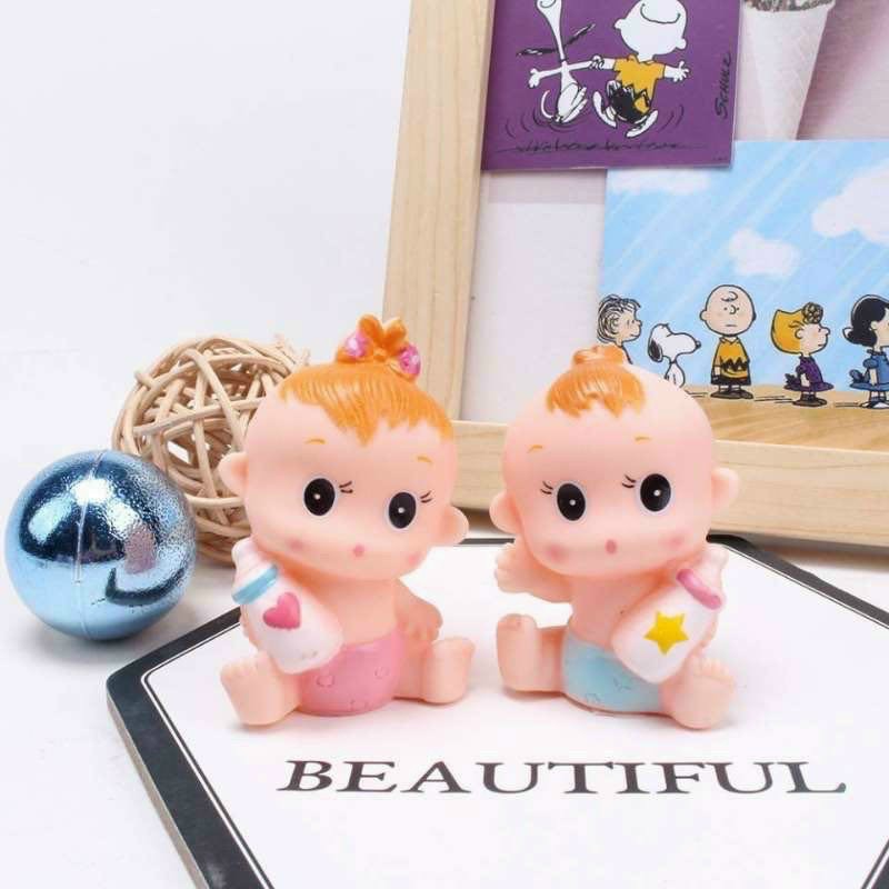 bé ôm bình trang trí bánh kem, trang trí bánh sinh nhật