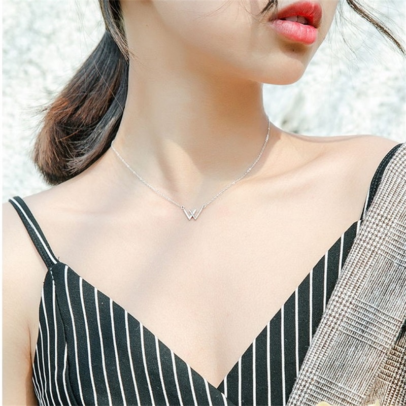 Dây chuyền thép titan mặt chữ W phong cách Hàn Quốc thời trang
