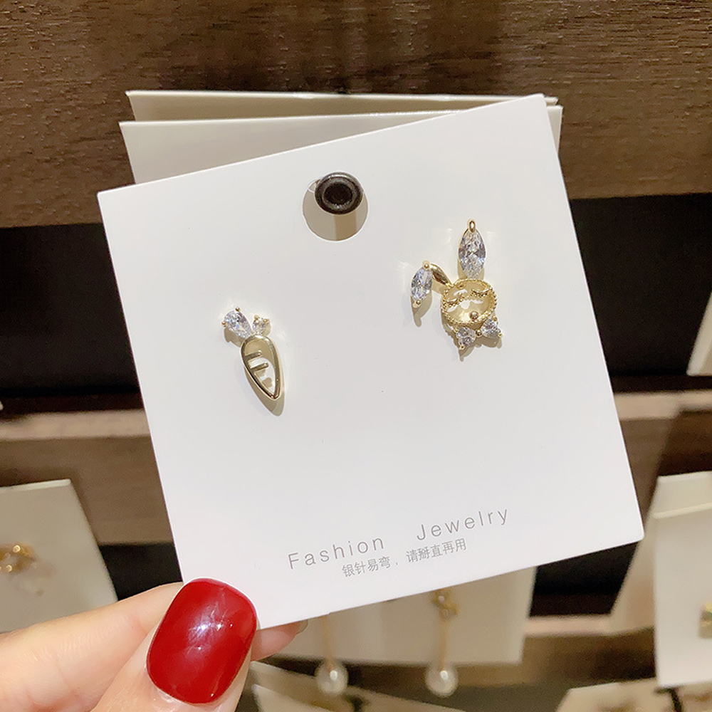 Khuyên Tai Nữ Hình Củ Cà Rốt Đáng Yêu