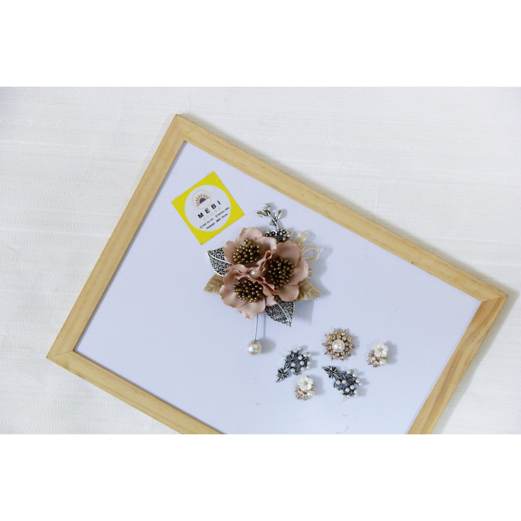 (ảnh thật 100%) Hoa cài áo handmade mẫu chùm 3 bông hoa nhụy bóng chất gấm siêu sang (màu nude)