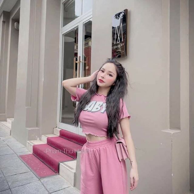 Khách đặt live
