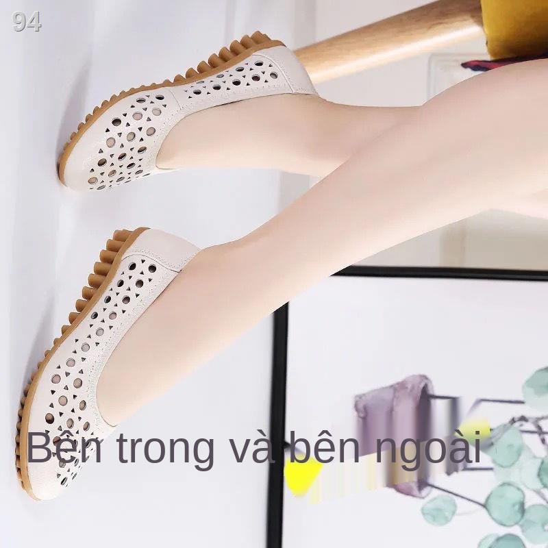 đỏ và xanh lá cây Tfly 2021 mới dép nữ giày đơn giày rỗng ruột giày đậu Hà Lan mùa hè mẹ trung niên đi làm giày đế bằ