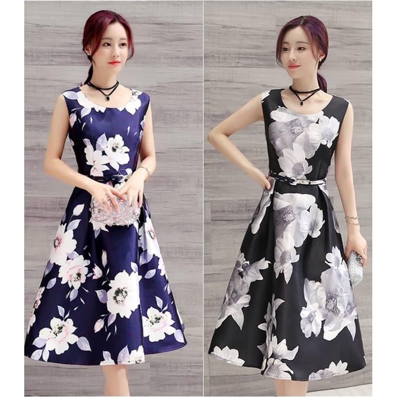 Sale: Đầm hoa xòe thắt eo - Đen - Size M