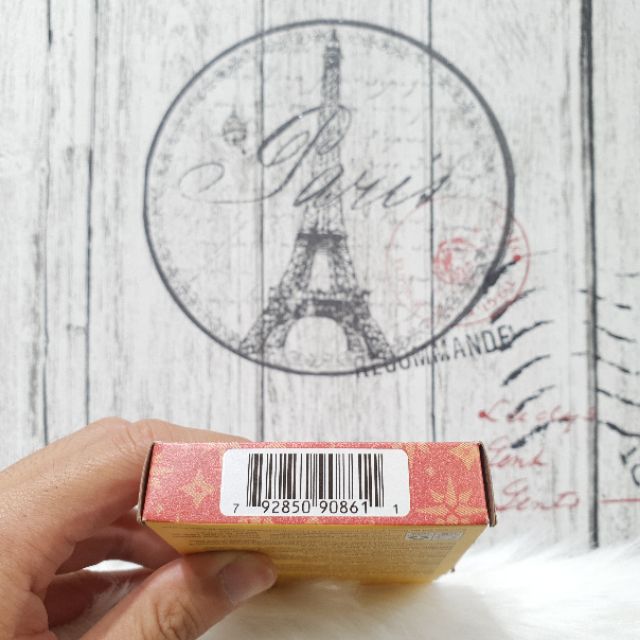 Son dưỡng môi từ Thiên Nhiên Burt’s Bees LIMITED EDITION - 100% NATURAL ORIGIN | BigBuy360 - bigbuy360.vn