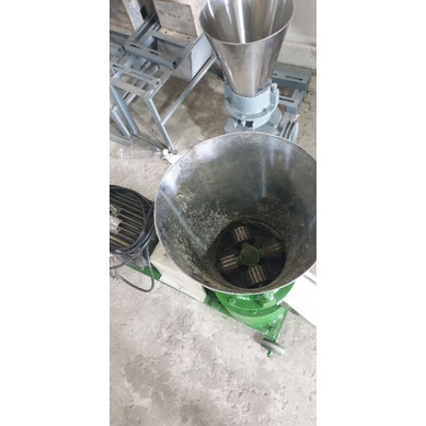 Máy ép cám viên,ép phân trùn quế...S150,S170,S220 sài điện gia đình,dành cho các hộ gia đình,các trang trại nhỏ và vừa..