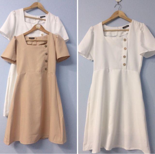 [Trắng/Nâu]💥Đầm cổ vuông khuy nút gỗ vintage siêu xinh | BigBuy360 - bigbuy360.vn