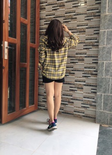 Áo sơ mi oversize 2 cổ caro vàng