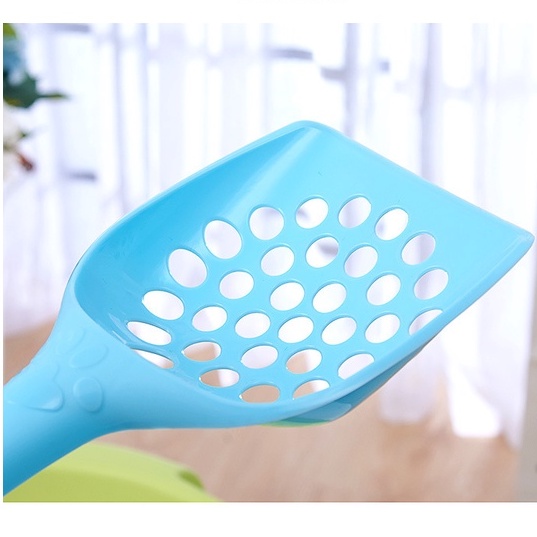 Xẻng xúc cát dọn vệ sinh cho mèo lỗ to vô cùng tiện lợi
