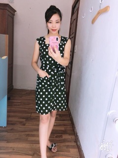 Váy chấm bi