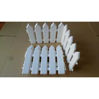 Hàng rào lắp ghép  xây dựng màu trắng