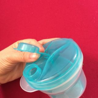 Hộp chia sữa tròn 3 ngăn