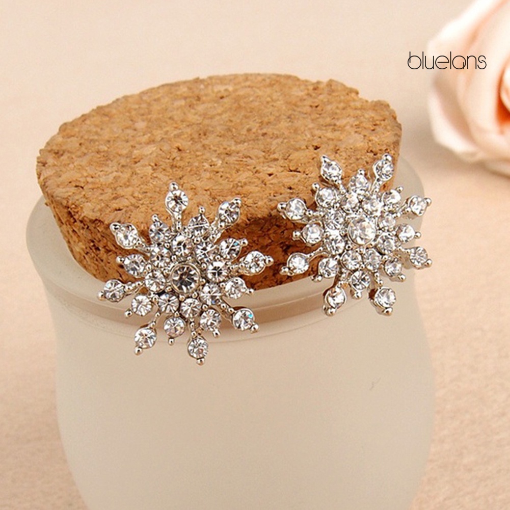 Đôi Bông Tai Hình Hoa Tuyết Đính Đá Thời Trang Cho Nữ