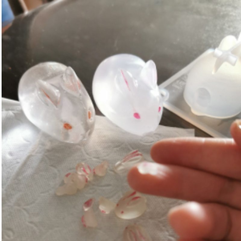 Khuôn Silicone Làm Bánh Hình Thỏ Ba Chiều