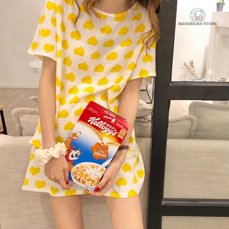 Bộ đồ ngủ tay ngắn cổ tròn dáng rộng in hình trái tim màu vàng phong cách Hàn Quốc thời trang mùa hè cho nữ