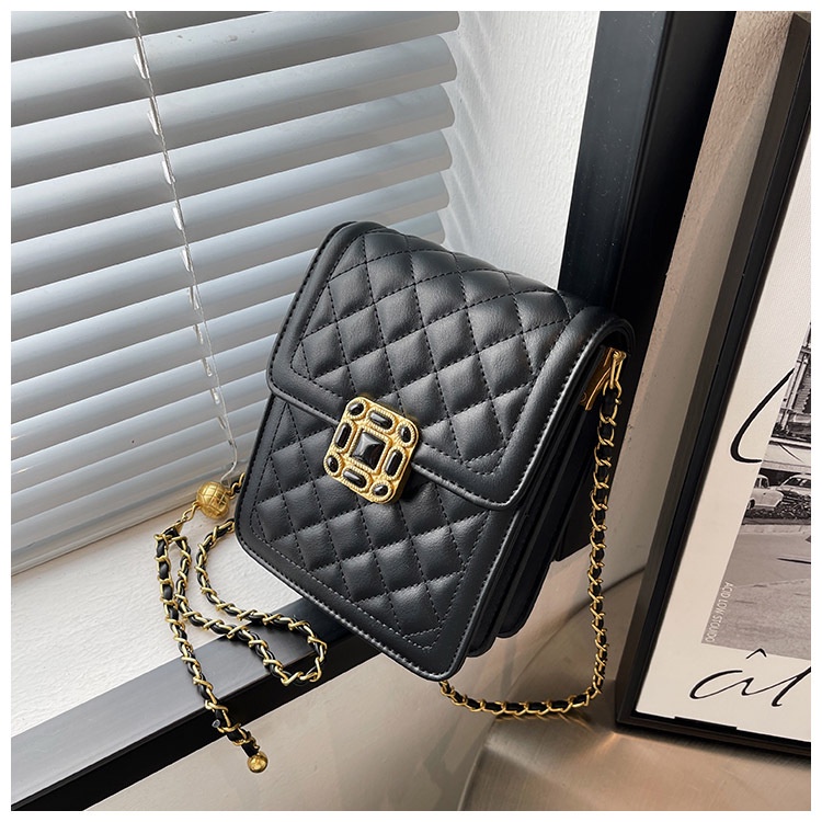 Túi đeo vai IELGY màu đen phối dây xích đính đá thời trang sang trọng cho nữ