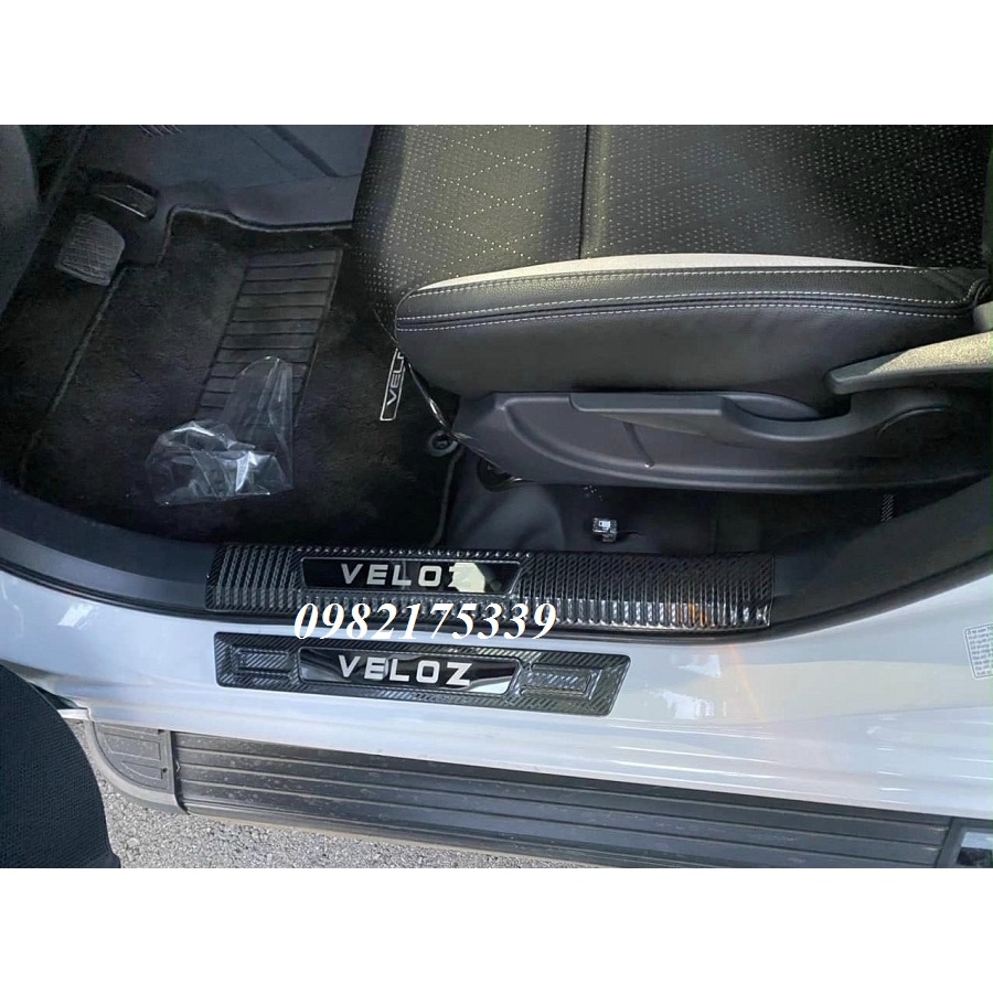 ốp bậc cửa, nẹp bước chân Veloz vân cacbon cao cấp, bộ 8 chi tiết