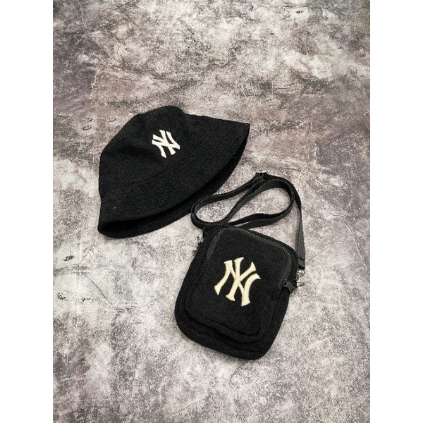 Túi đeo chéo nhung tăm M L B