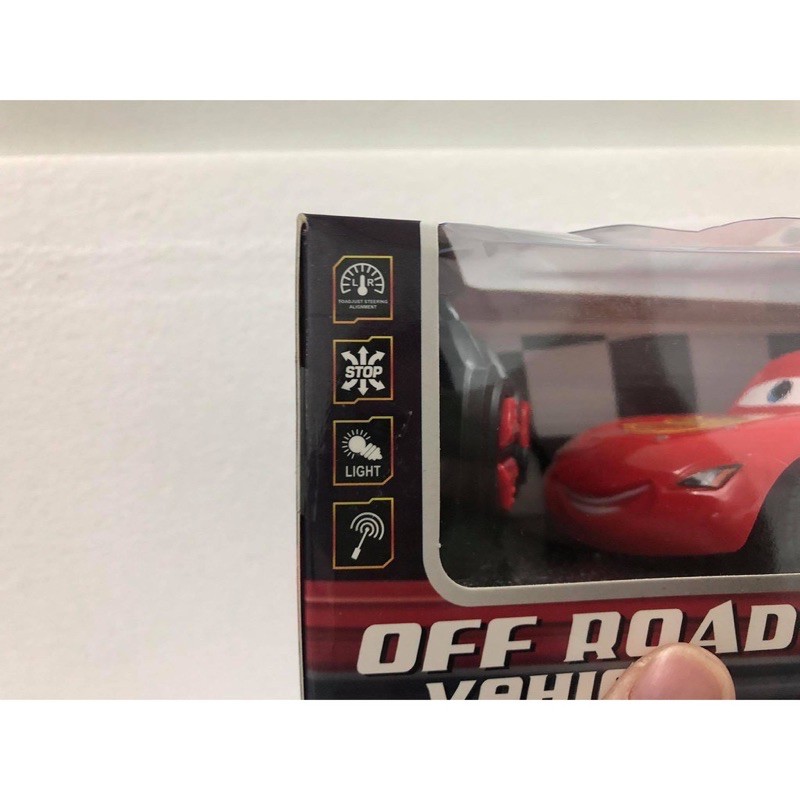 xe điều khiển 666-15 tay đua lightning mcqueen