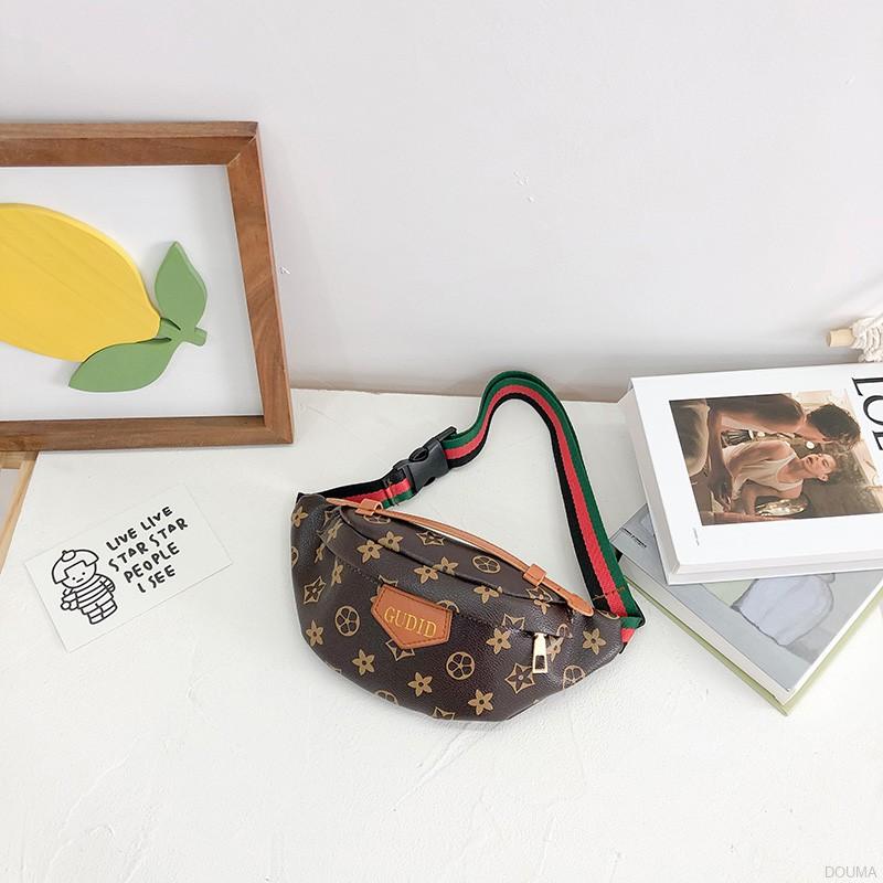 Túi Đeo Chéo Ngực Thời Trang Dễ Phối Đồ Cho Bé