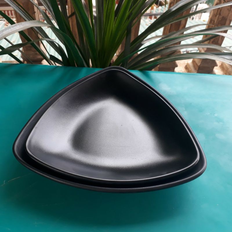 Khay Đĩa phíp melamine tam giác đen nhám cao cấp, đĩa dùng cho nhà hàng khách sạn quán ăn kiểu Nhật Hàn- Hàng xuất khẩu