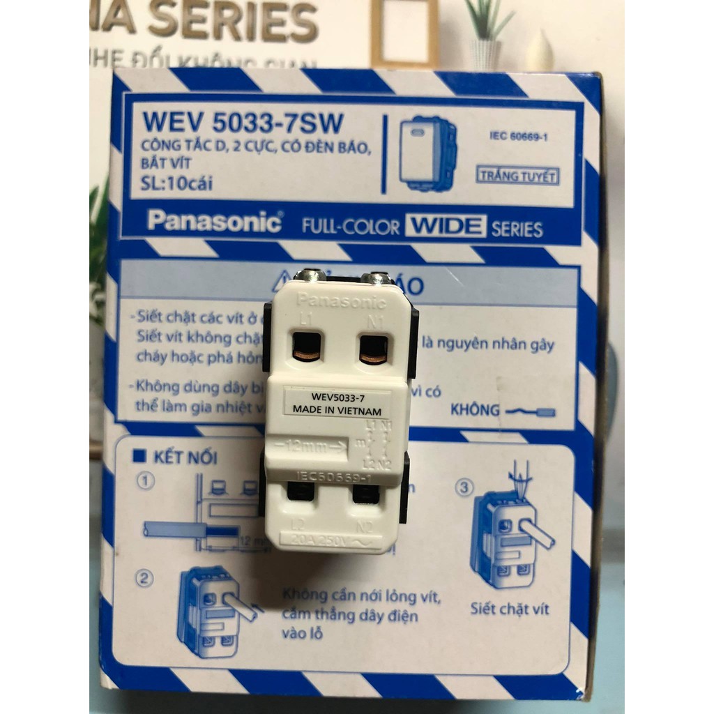Công tắc 20A Panasonic WEV 5033-7SW(hạt to/1 cái)