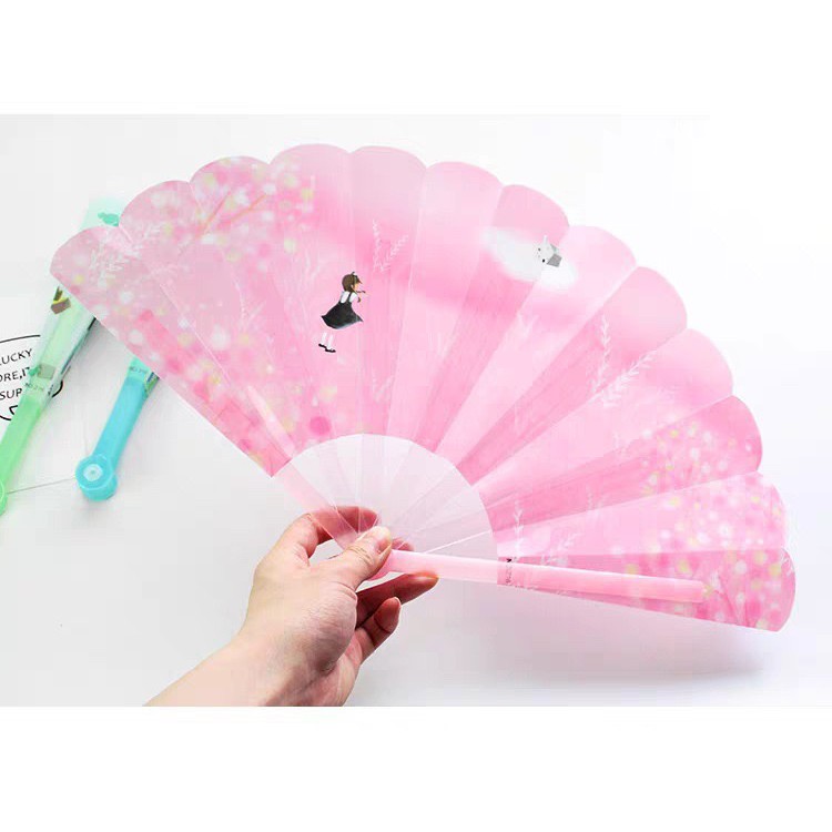 Quạt xếp nhựa cầm tay kiểu dán hoạt hình dễ thương Hàn Quốc