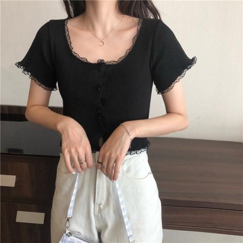 Croptop phối ren tiểu thư nữ - Áo thun cổ vuông cộc tay crt phối cúc dọc ulzzang | BigBuy360 - bigbuy360.vn