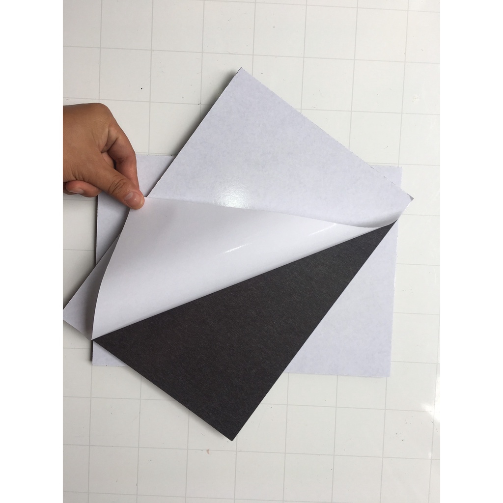 Nam Châm Lá Dẻo a4 có decal , dùng cắt nhỏ để dán giáo cụ dạy học.