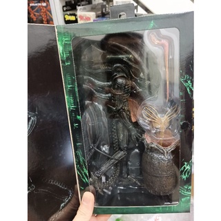 Mô hình NECA Alien Big Chap có sẵn