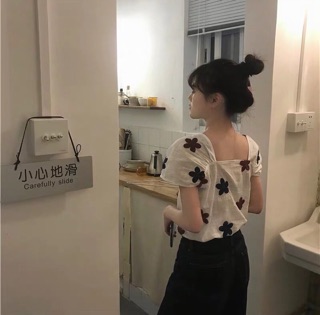 Áo trắng hoa thêu