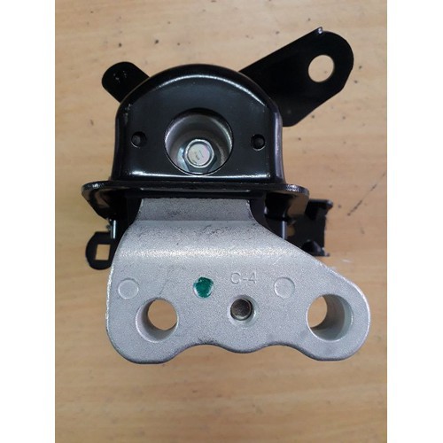 Chân máy dầu Altis 2010-2015