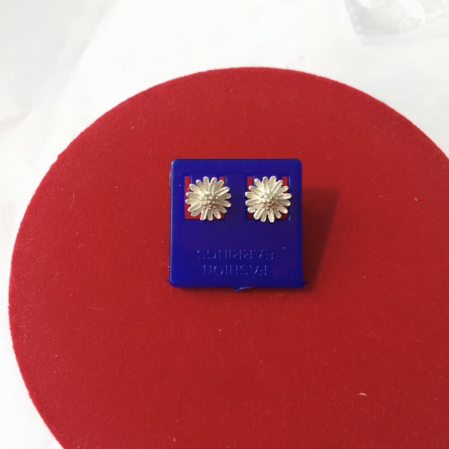 Khuyên tai trăng hoa cúc họa mi trắng bạc ta